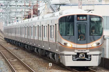 JR Osaka Loop Line Train