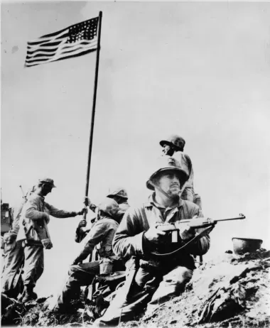 Le drapeau américain sur le mont Suribachi