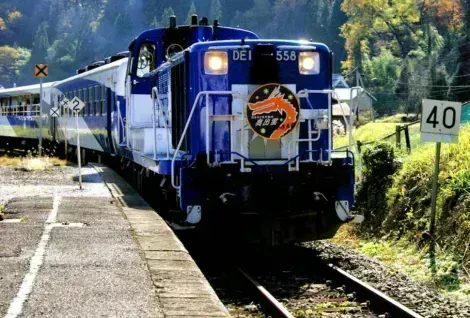 The Orochi Train at Miinohara Station, the highest station on the JR West network at 727 meters above sea level