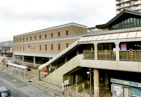 Takarazuka Station, Hyogo