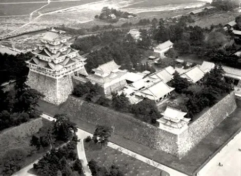 Le château de Nagoya dans les années 1930, avant sa destruction