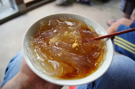Tokoroten, noodles made from agar-agar jelly