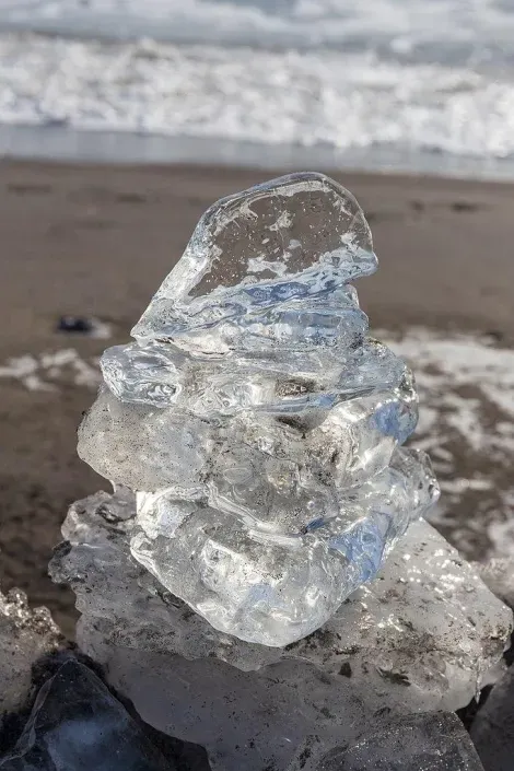 Ice gems on Otsu beach