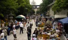 El mercado de la pulga Oedo Antique Market tiene lugar cada primer y tercer domingo del mes.